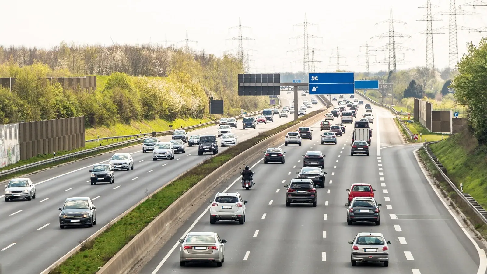 Abstandsmessung von der Autobahnbrücke mit VKS 4.5-Videokontrollystem.