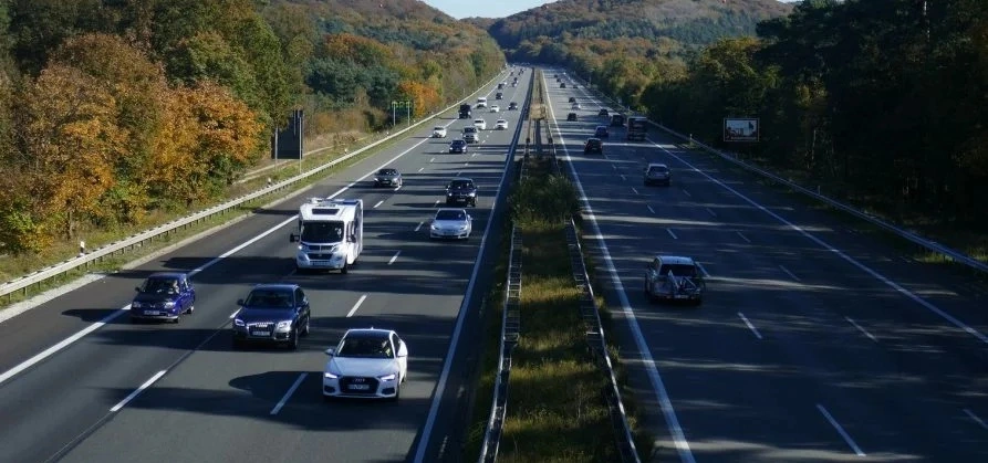 Blitzer auf der A2 bei km 329.415