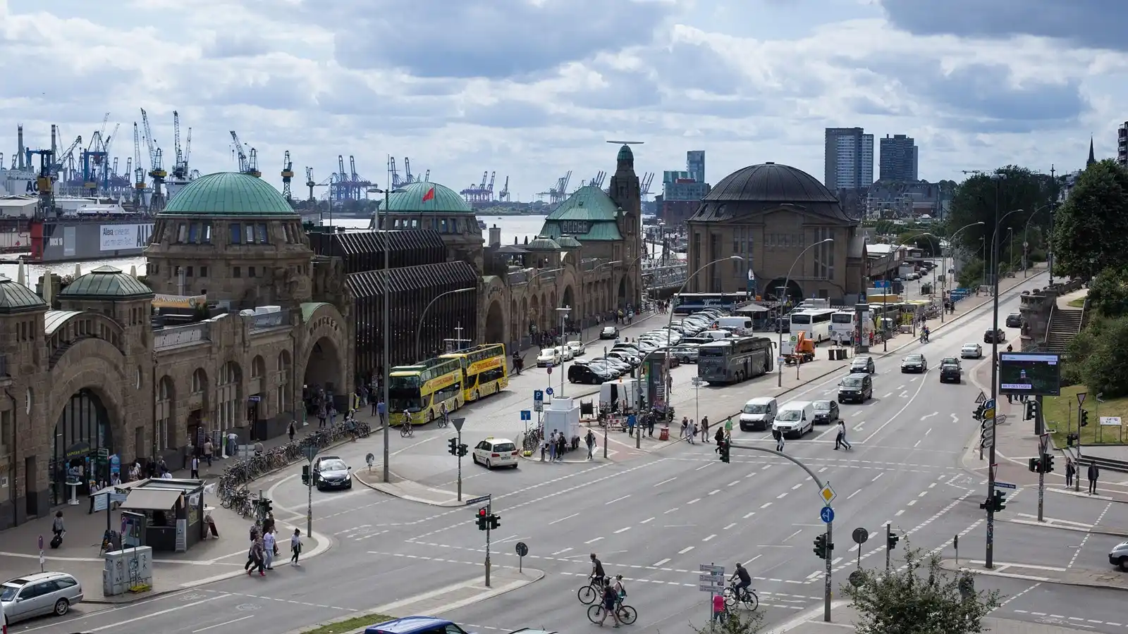 Blitzer-Einnahmen 2025: Hamburg sinkt, Bremen feiert Rekord-Bilanz