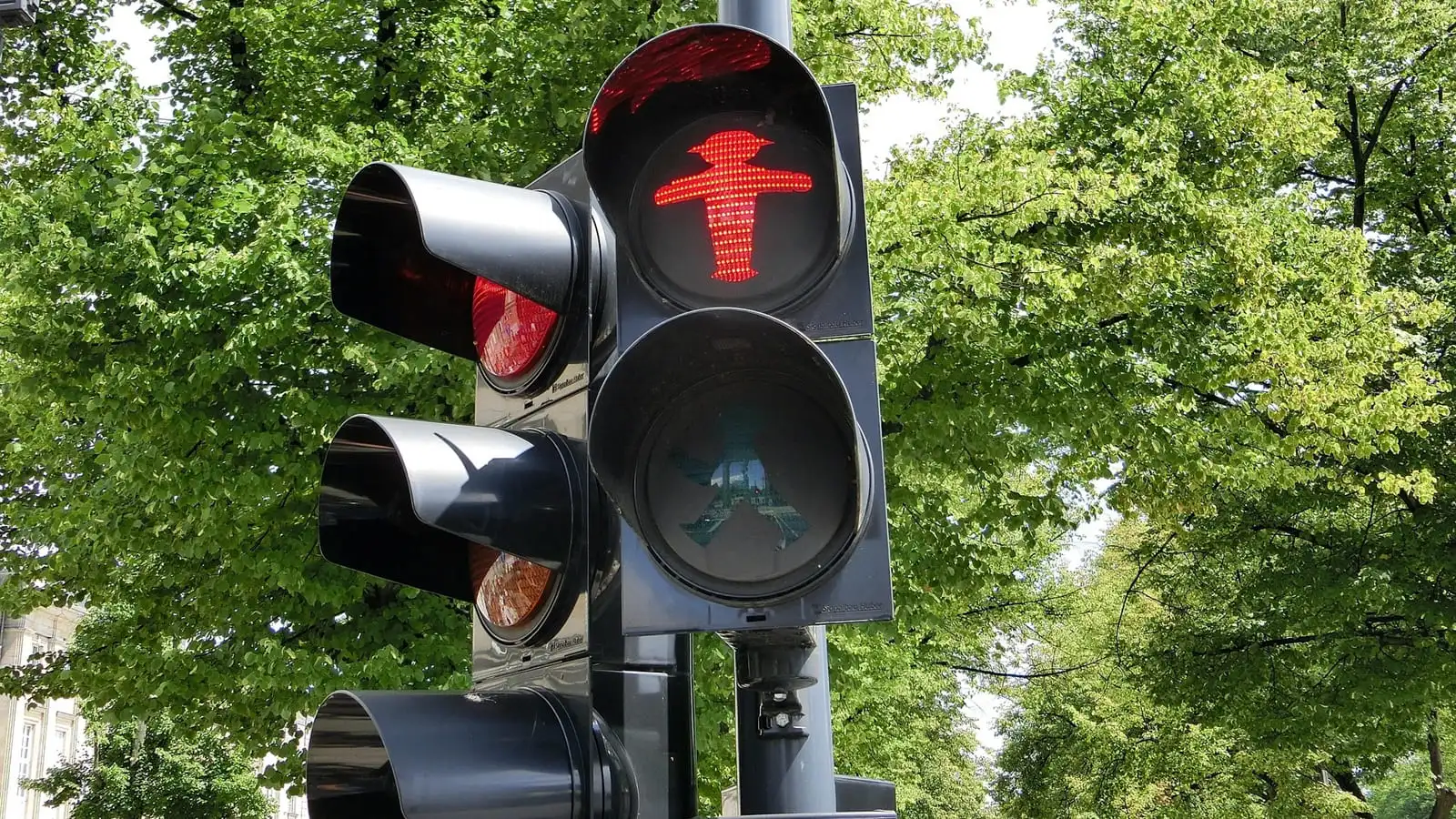 Urteil: Bei gelber Ampel Gas geben kann als Vorsatz gewertet werden